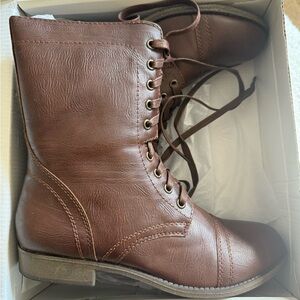 Rampage: 7.5 Brown Boots w Zipper